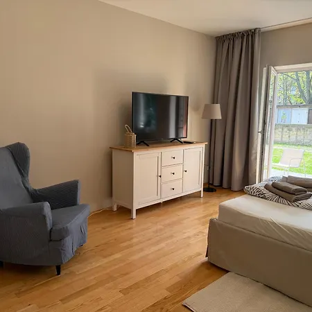 Apartment Gemuetlich Und Ruhig Im Herzen Der Dresdner Neustadt *
