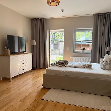 Neu !! Ruhiges Mit Parkplatz Nahe Innenstadt Und Infineon Tsmc *