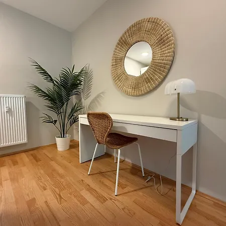 Neu !! Ruhiges Mit Parkplatz Nahe Innenstadt Und Infineon Tsmc * Dresden